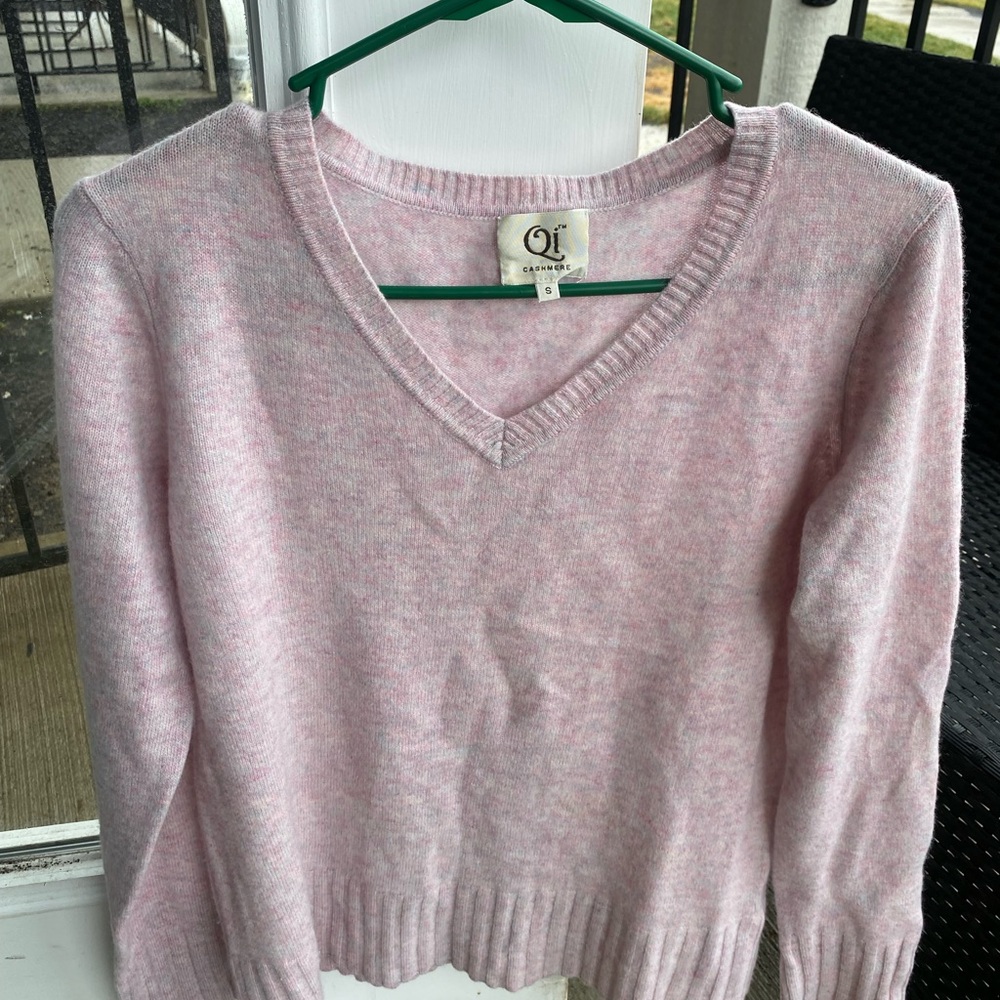 Qi Soft Pink V-Neck Sweater 100% Cashmere
